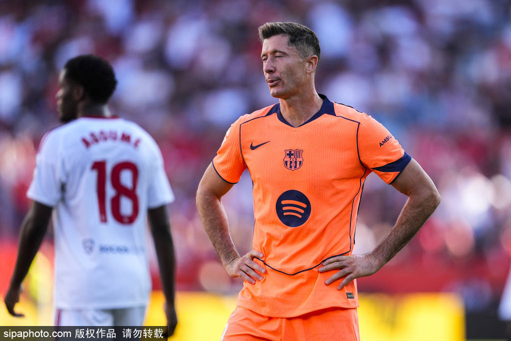 拉德, 除此之外, 在塞维全场