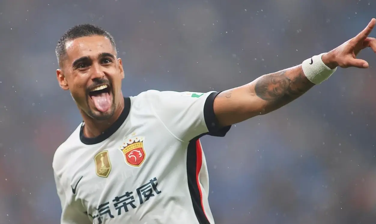 李新翔替补, 裁判判罚点 李新翔替补, 裁判判罚点